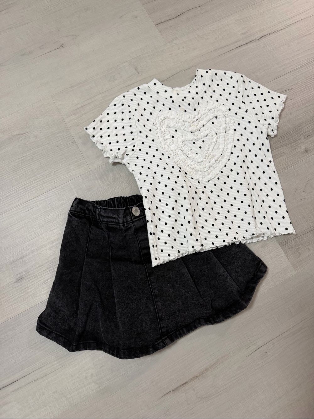 Girls' Nicole Miller White Polka Dot Heart Top and Black Ruffle Skort Set Size 6